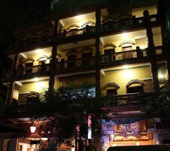 Diamond palace hotel royal