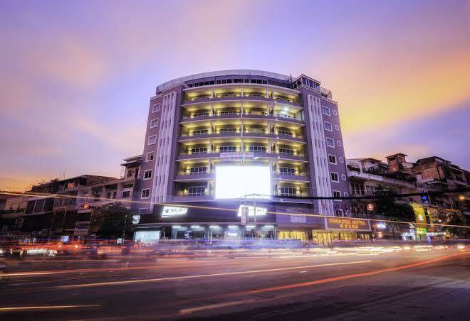 Paradise hotel