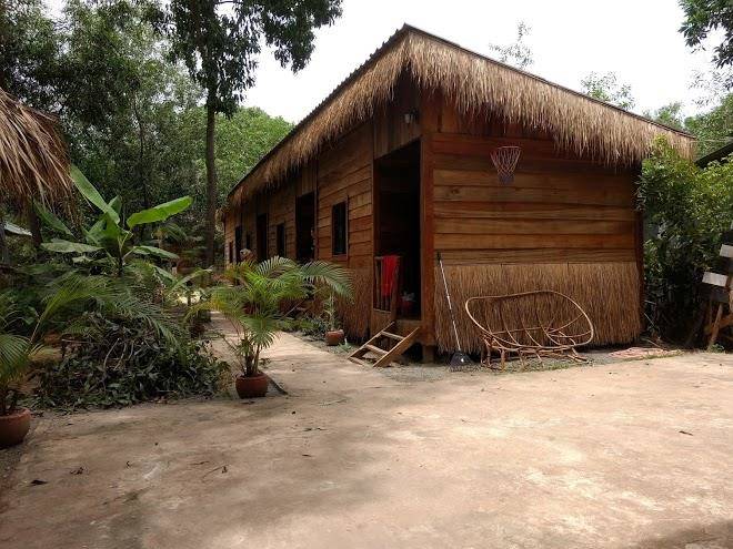 Adams family restaurant & bungalows