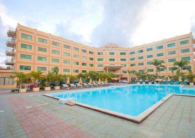 Golden sand hotel