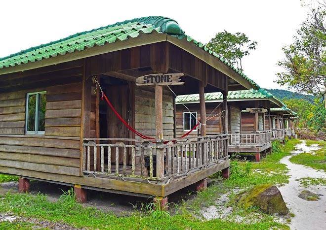 Mad monkey backpackers resort koh rong samloem