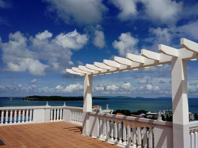 Sea view boutique hotel