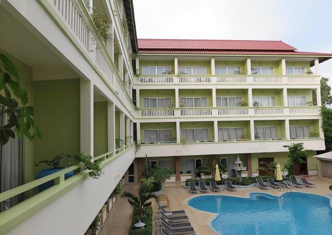 Yolanda hotel