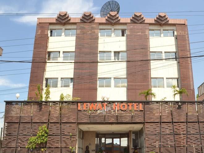 Lewat hotel