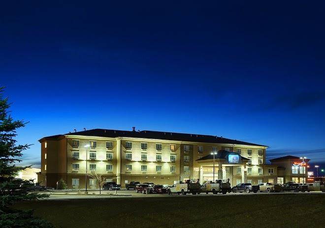 Vegreville Suites
