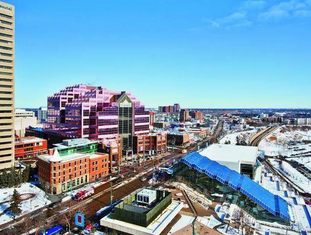Courtyard By Marriott Edmonton Downtown Image