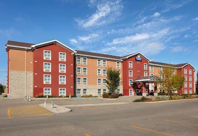 Days Inn & Suites By Wyndham Sherwood Park Edmonton Image