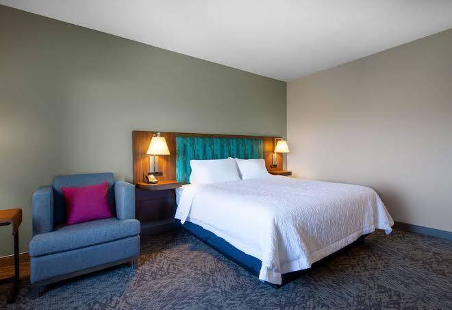 Hampton inn & suites by hilton edmonton st albert