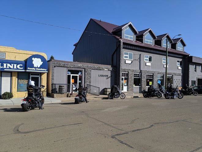 Smoky Lake Inn Image