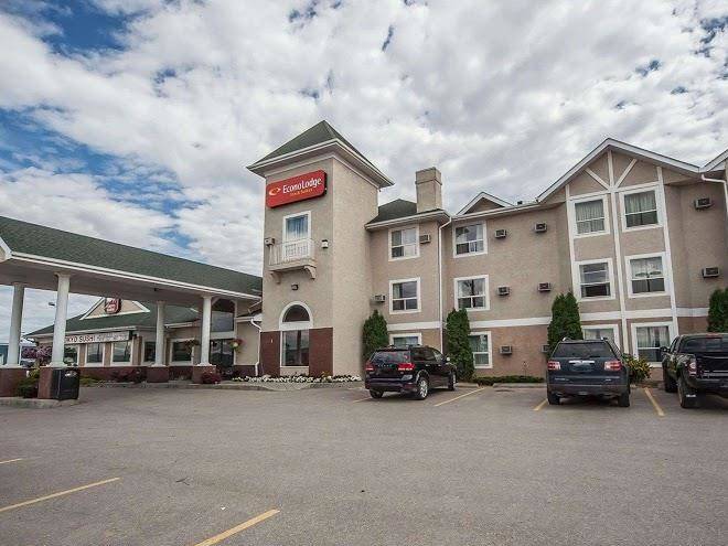 Coast Hinton Hotel