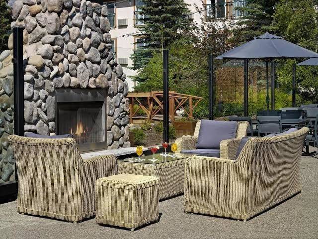 Coast canmore hotel & conference centre