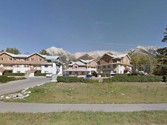 Great views hot tub bright sunny mountain condo