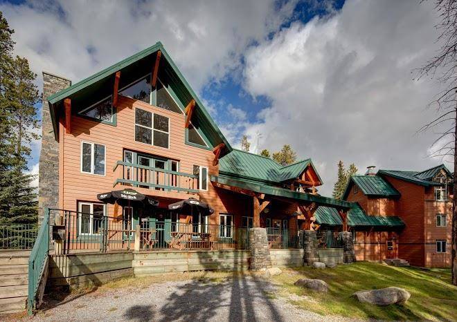 Hi Lake Louise Alpine Centre Image