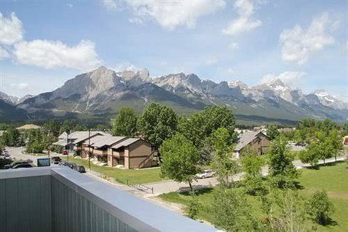 Sunset resorts canmore