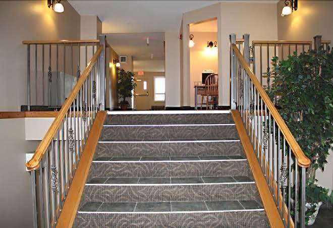 Misty mountain inn & suites