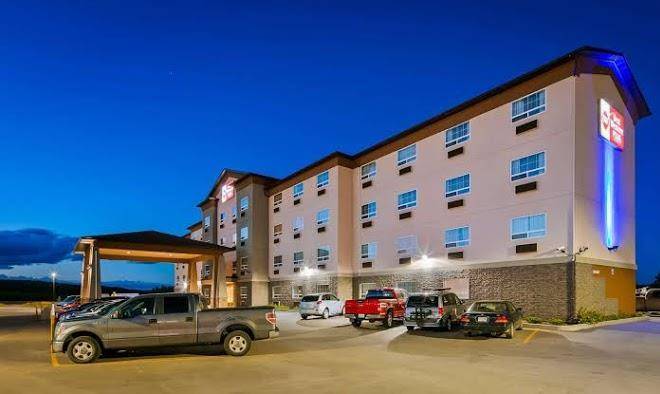 Best western plus peace river hotel & suites