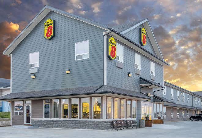 Super 8 by wyndham peace river ab