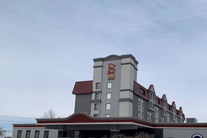 Emerald Hotel & Suites Calgary Image