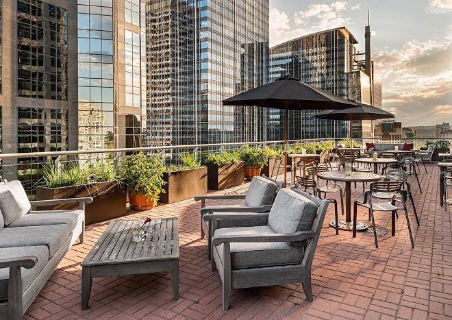 Sheraton suites calgary eau claire