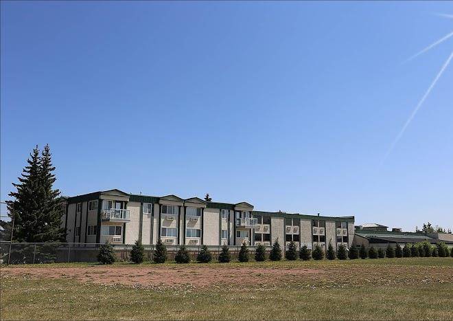 Tamarack motor inn