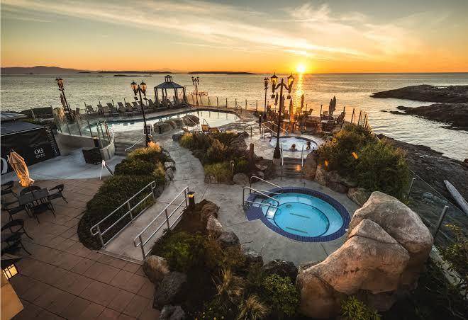 Oak bay beach hotel