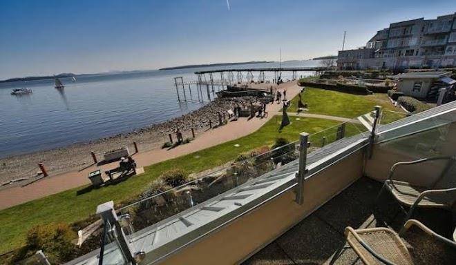 Sidney waterfront inn & suites