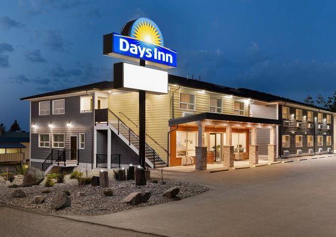 Days Inn By Wyndham 100 Mile House Image