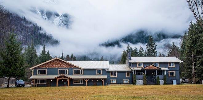 Bella coola eagle lodge