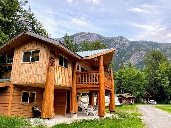 Bella coola grizzly tours