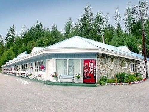 Cozy Pines Motel