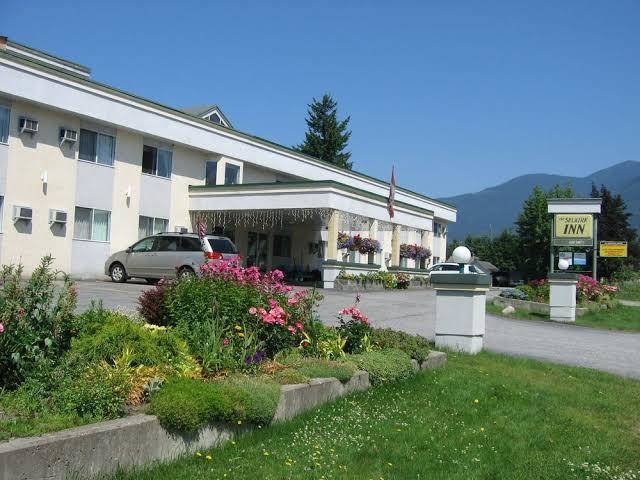 Selkirk inn