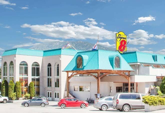 Super 8 by wyndham castlegar bc