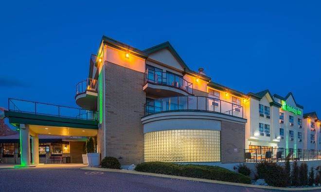 Holiday Inn West Kelowna Image