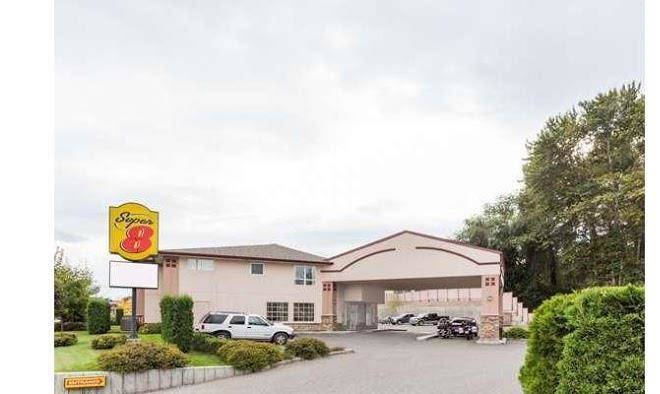 Super 8 by wyndham lake country winfield area
