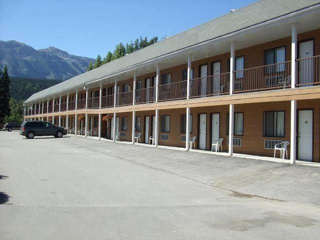 Mary's Motel Image