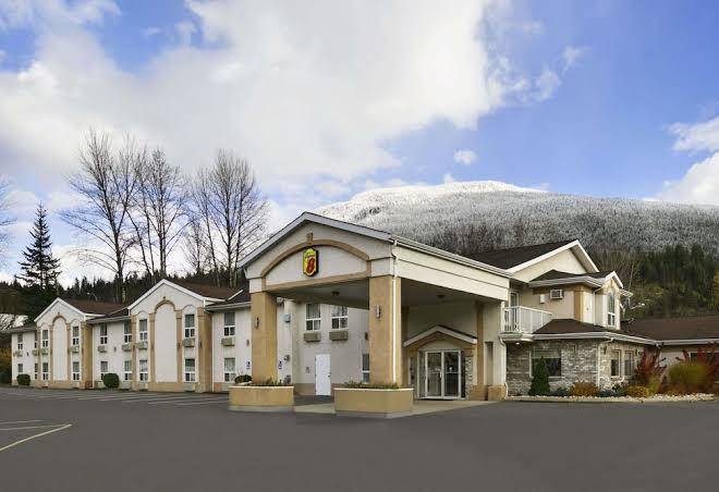 Super 8 by wyndham revelstoke bc