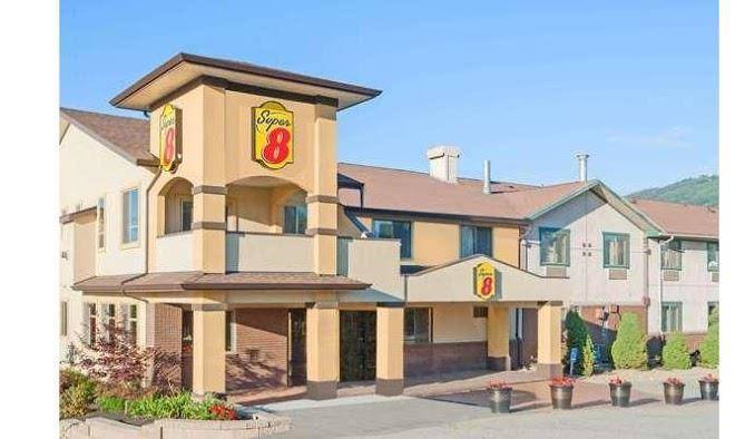 Super 8 by wyndham salmon arm