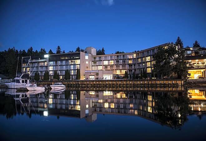 Oceanfront suites at cowichan bay