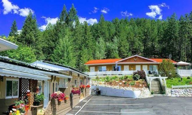 Crescent Motel Image