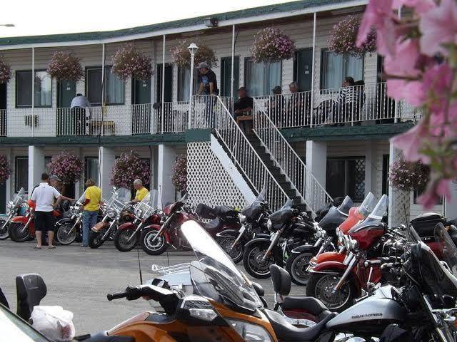 Kootenay Country Inn Image