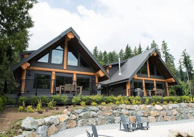 Rowena's inn on the river