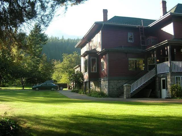 Sasquatch crossing eco lodge