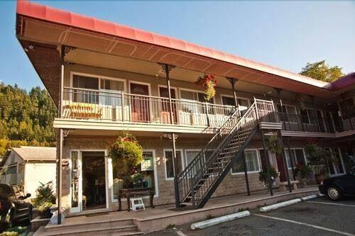 Horseshoe bay motel