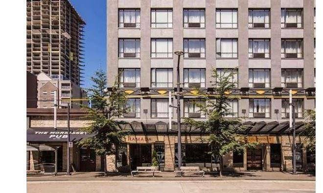 Quality inn & Suites Downtown Vancouver