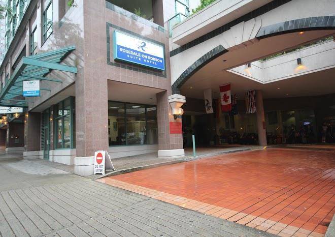 Rosedale on robson suite hotel