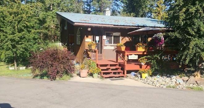 Barefoot Villas Cabins & Hotel In Christina Lake Image