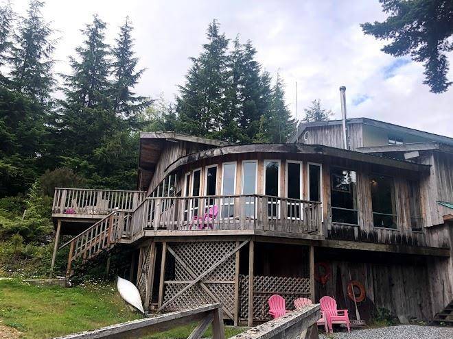 Hidden cove lodge