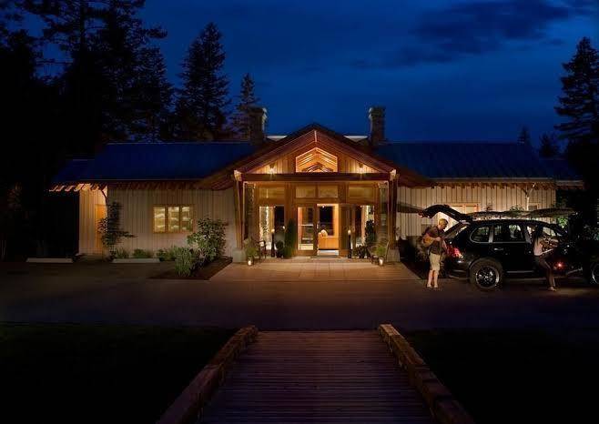 Outback lakeside vacation homes