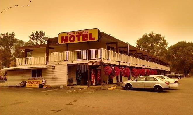 Twin Creeks Motel