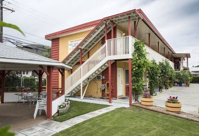 Maple leaf motel inn towne